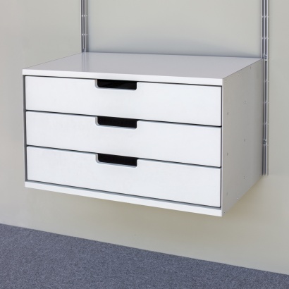 Floating cabinet, three-drawer. Vitsœ 606 modular shelving system, Designer Dieter Rams