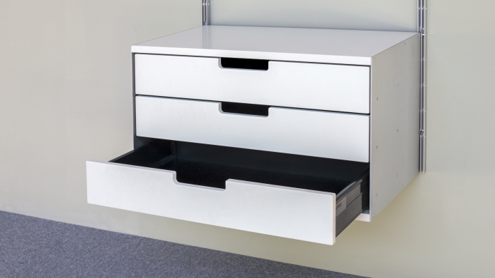 Floating cabinet, two-drawer. Vitsœ 606 modular shelving system, Designer Dieter Rams