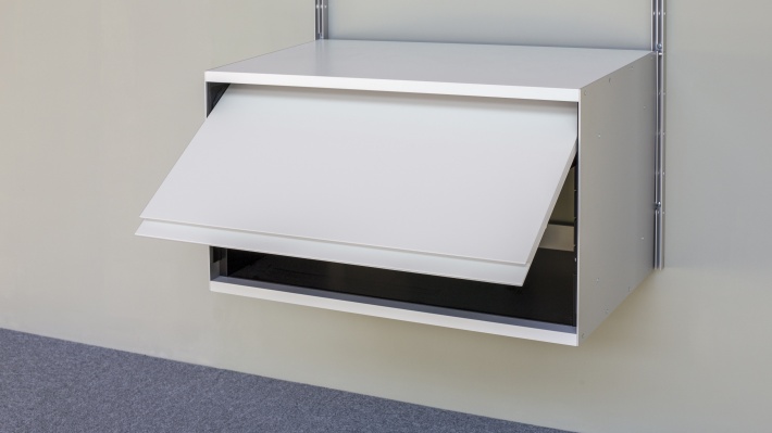 Floating cabinet, one-drawer. Vitsœ 606 modular shelving system, Designer Dieter Rams